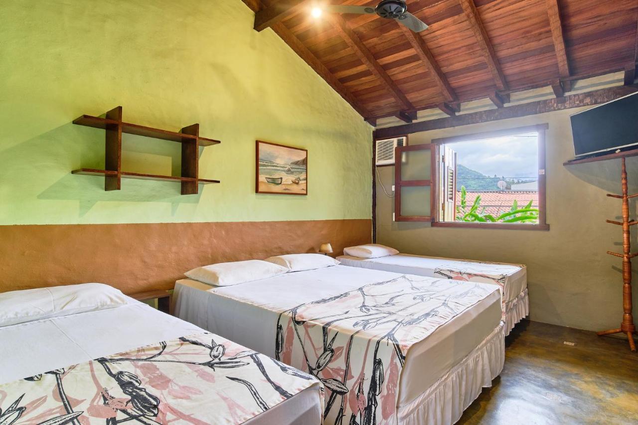 Quarto Quádruplo com Vista da Montanha